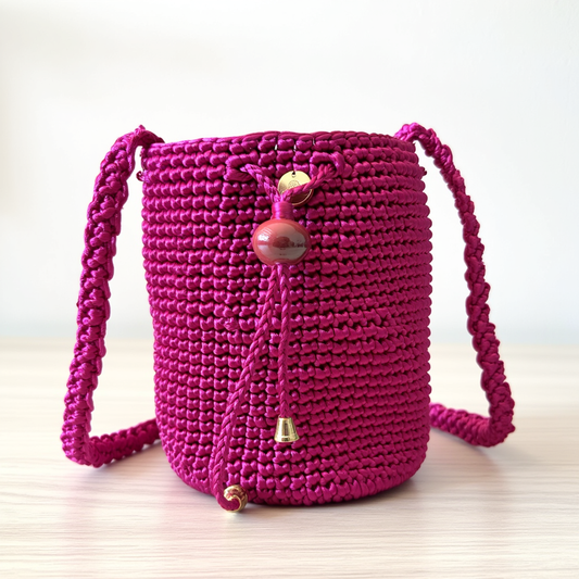 Mochila fucsia hecha a mano, estilo moderno y artesanal con diseño exclusivo – Domenechsa Mochilas